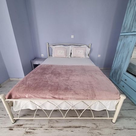 Tararas Apartments Nea Michaniona Room photo